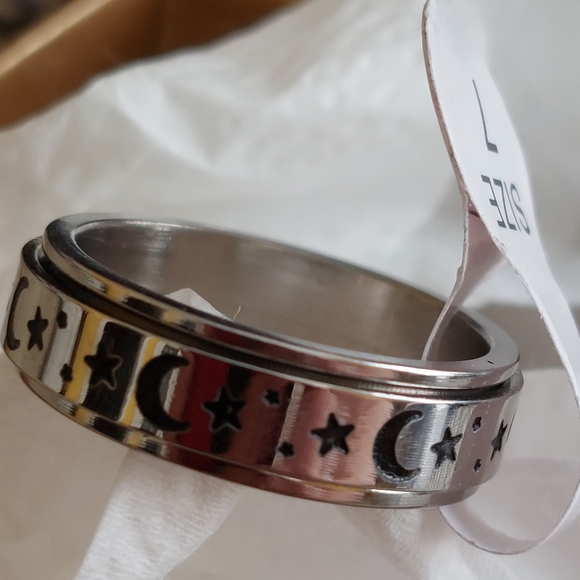 Anti Anxiety Fidget Ring - Picture 3 of 3